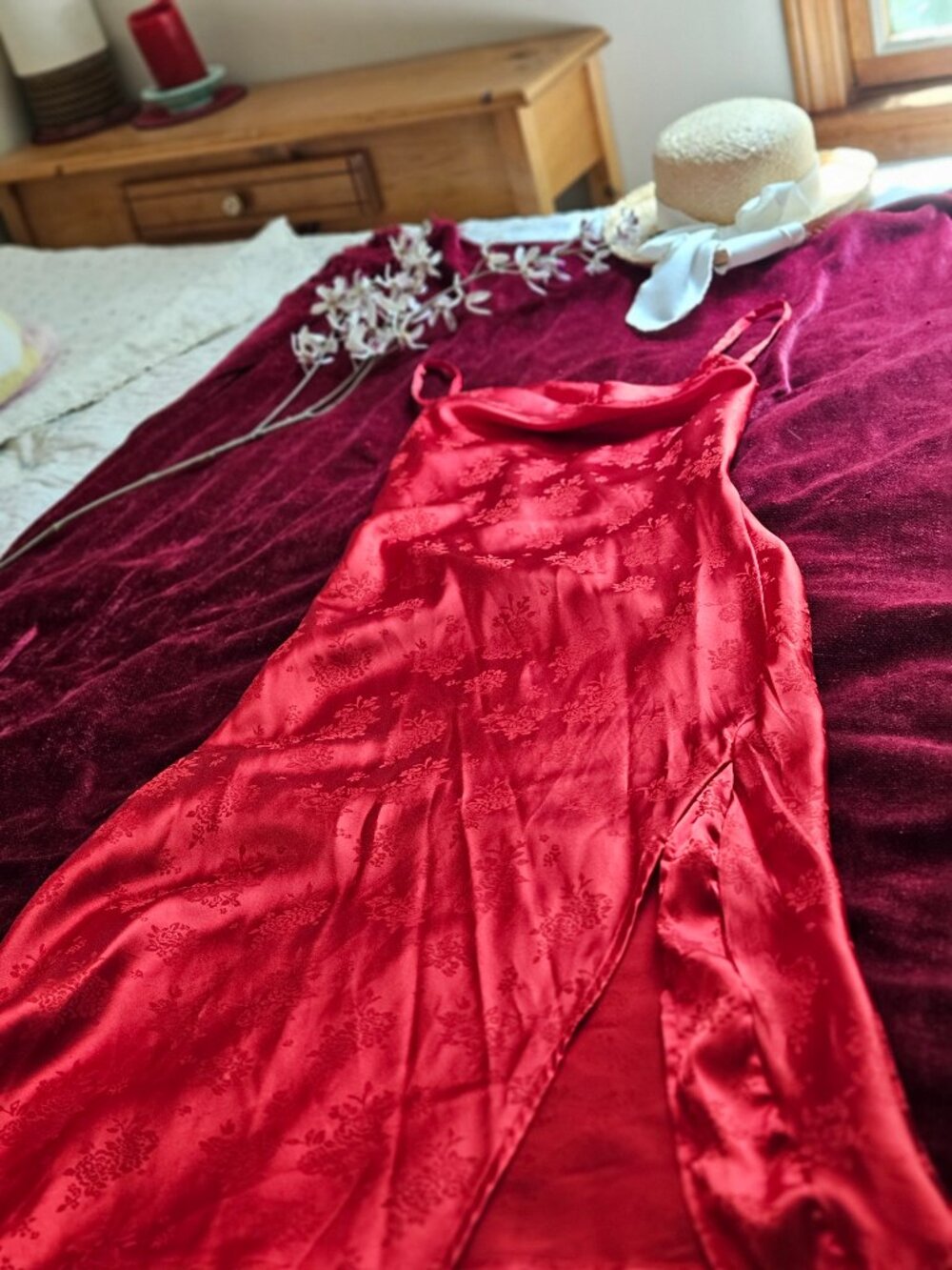 LADY IN RED..FLORAL RED SATIN SIZE S